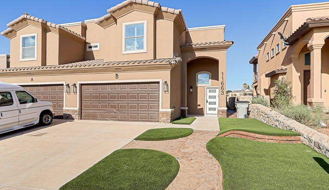 Dos Palmas Home/Modern 3BR Townhome w/Garage