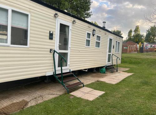 Dottys van warden springs caravan park