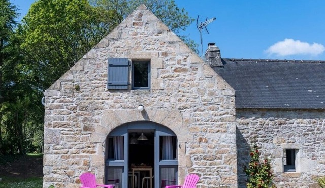 DOUARNENEZ bay all inclusive 4 people jacuzzi and sauna