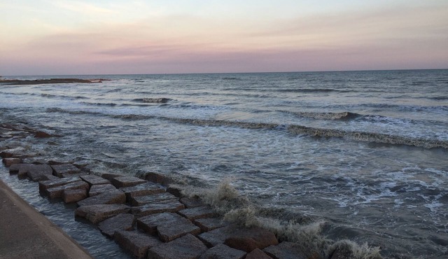 Double Balcony & Beach + Free High Speed WiFi