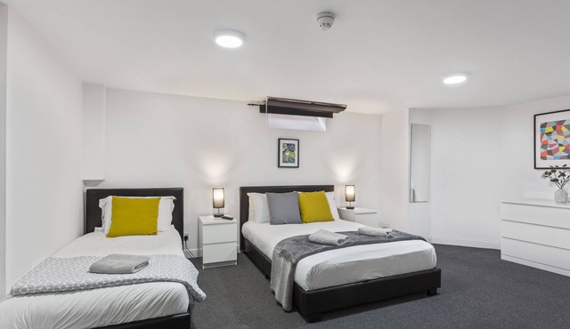 Double Basement Room with Free Parking and Wi-Fi