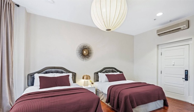 Double Bed Cozy Studio in Historic Mt. Vernon