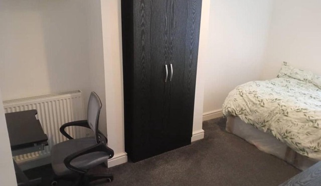 Double-bed (G4) close to Burnley city centre
