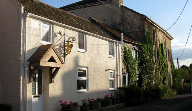 Double Bed Room for 1 or 2 People in Central Glastonbury