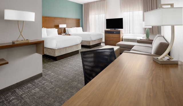 Double-Bed Studio Suite w/Full Kitchen, Sleeps 4
