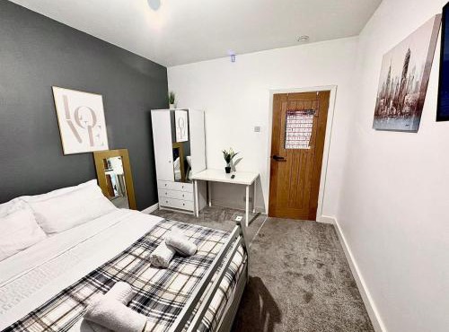 Double bedrooms In Spacious Home