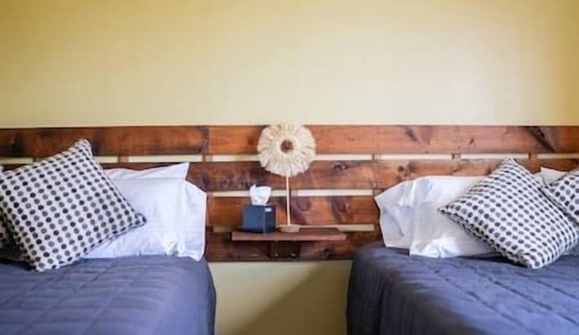 Double Cabin #11 - Oak Point