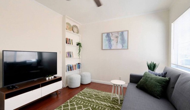 Double Comfort: 2 Private Units with Fully-Equipped Kitchens, Streaming Bliss, and Relaxing Common Patio.