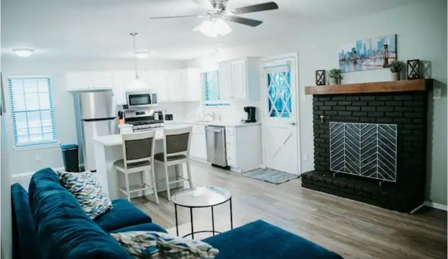 Double Diamond Rentals - Modern Home For Travelers