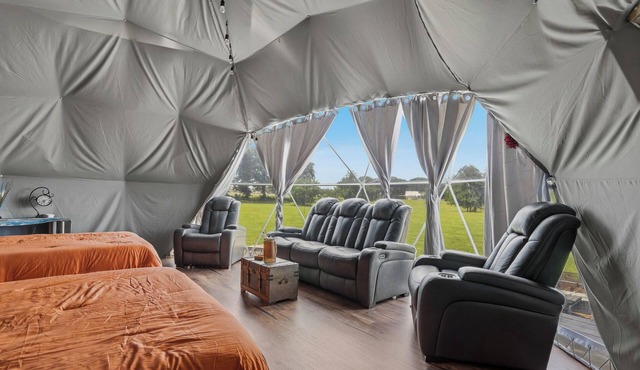 Double Down Getaway- 2 Mins from WinStar