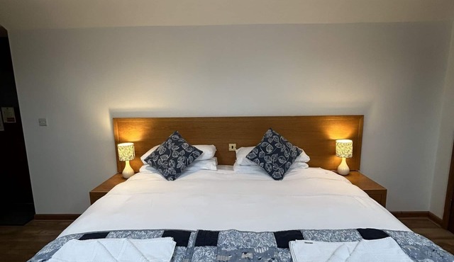 Double Ensuite at The Golden Fleece