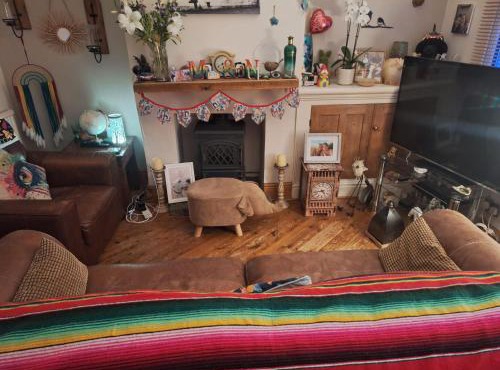 Double Ensuite in a colourful quirky terrace on a quiet leafy street