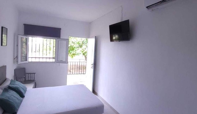 Double room with 1 double bed or 2 single beds