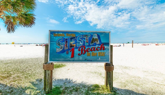 Double King, private patio, near Siesta Key Beach