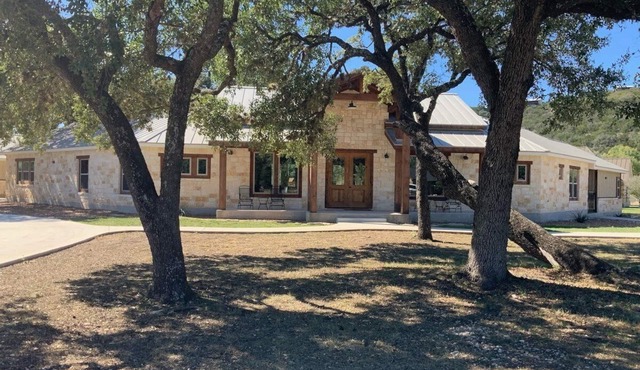 Double L River House @ Frio Premier Rental Homes
