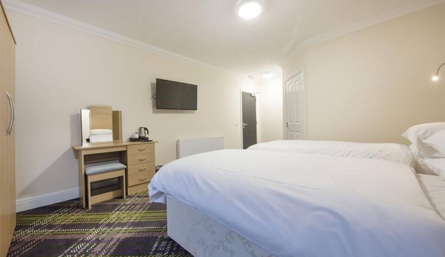 Double or Twin Ensuite with Shower at The Bay Horse