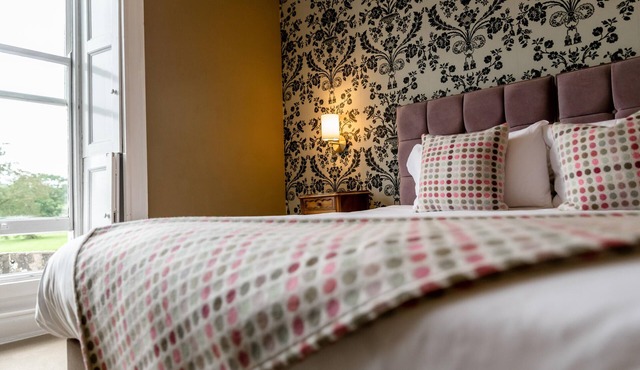 Double or Twin-Ensuite-Roomy