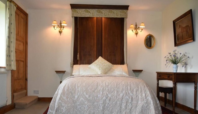 Double or Twin Ensuite with Bath at Manor Farm