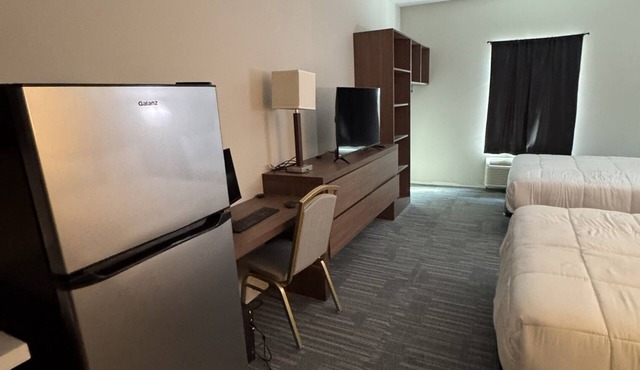 Double Queen Bedroom with Kitchen