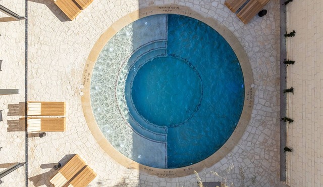Double Queen Delight, The Albert, Indulge at the Pool Bar, Historic Charm