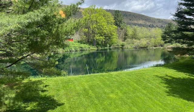 Double Queen Motel Suite w/Mountain Views