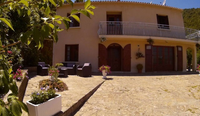 Double room with private bathroom