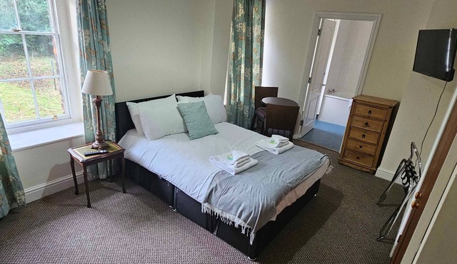 Double Room Bath Only Free Wi-Fi TV Mold