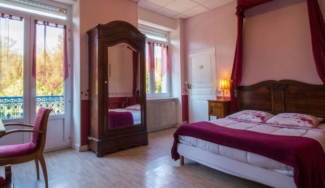 Double room-Comfort-Ensuite with Shower-2