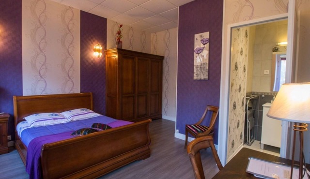 Double room-Comfort-Ensuite with Shower-1