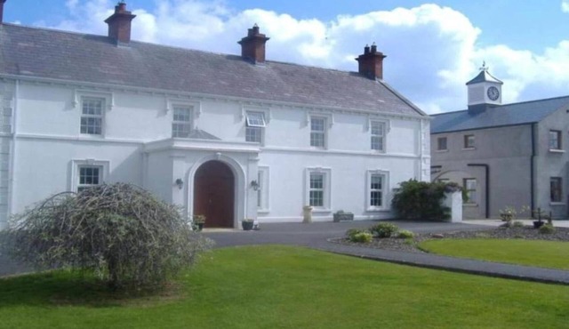 Double Room ensuite near Hillsborough Palaces