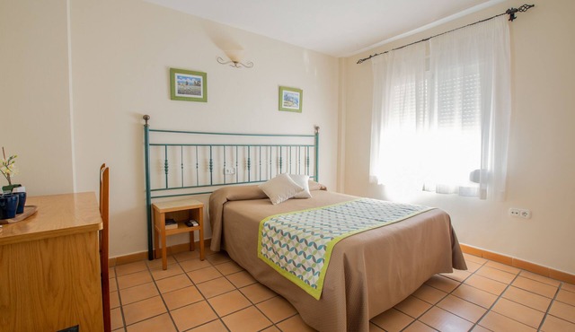 Double room-Ensuite with Shower-Courtyard view-CM