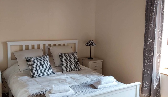 Double room-Queen-Shared Bathroom-Courtyard view