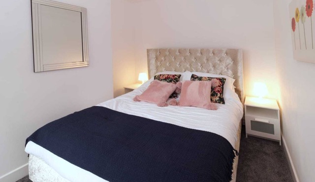 Double Room + Access to Living Area and Bathroom