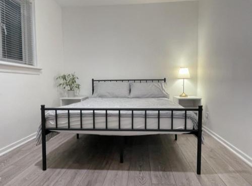 Double room in 3 bedroom house