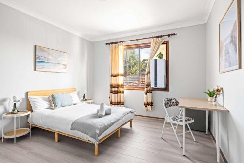 Double Room in Belmore - Ideal Stay with Great Convenience - Shared Bathroom