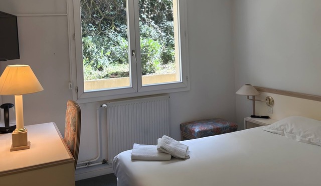 Double Room Nº104 Clos des Monts Lyonnais