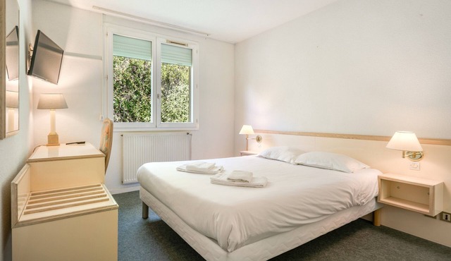 Double Room Nº204 Clos des Monts Lyonnais