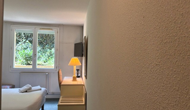 Double Room Nº205 Clos des Monts Lyonnais