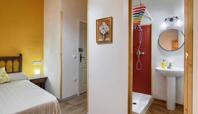 Double room-Private Bathroom-Mountain view-Amarilla