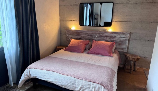 Double room-Queen-Ensuite with Shower-Mountain view