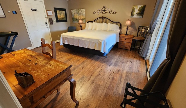 Double Room with King Bed and Balcony