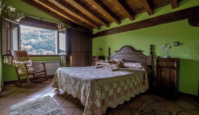 Double Room with Mountain Views, Shared Garden and Wi-Fi