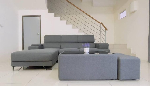 Double Storey Sweet Home 12pax @ Puncak Alam