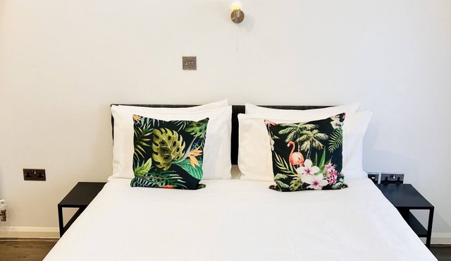 Double Studio with private En-Suite shower room