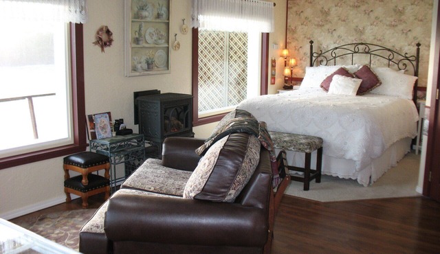 Double Suites: Ocean Garden & Sea Rose Suite