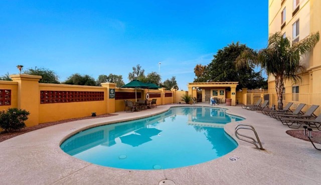 Double the Delight, La Quinta Inn - Convenient Mesa Hub for Shopping & Golf