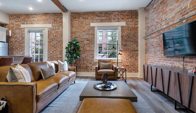DOUBLE UP ✌🏽Enjoy 2 Levels of Accommodations in the Heart of DOWNTOWN Balconies on Each Level!