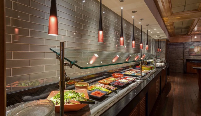 DoubleTree by Hilton Akron Fairlawn