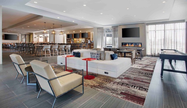 DoubleTree by Hilton Chicago Midway Airport