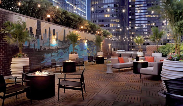 DoubleTree by Hilton Chicago - Magnificent Mile